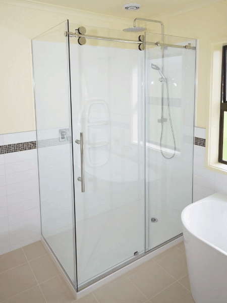 1600 x 900 Shower enclosure