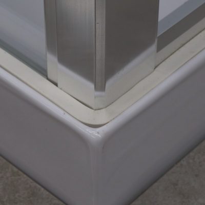 Everest Shower Enclosure  Door To Tray Connection Img 6837